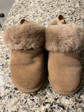 Everau Women's Sheepskin Suede Slippers Size 7
